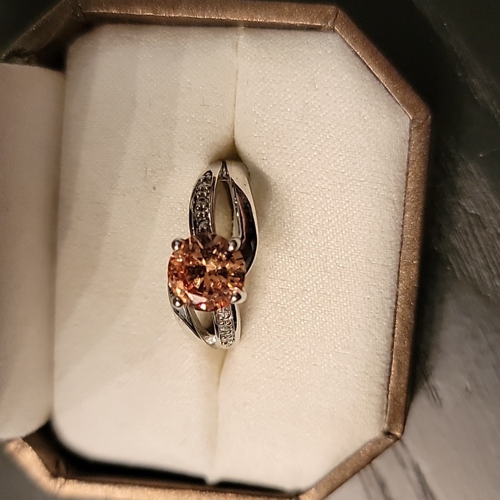 Size 8 Ring Bundle - Picture 3 of 7